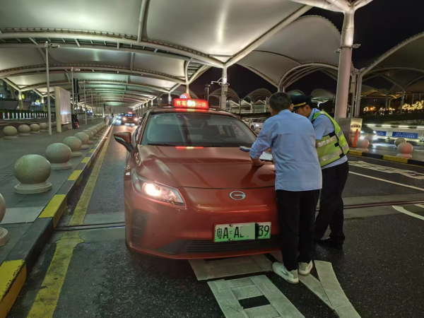 51配资网 白云机场T2打车到T1被收280元！官方通报