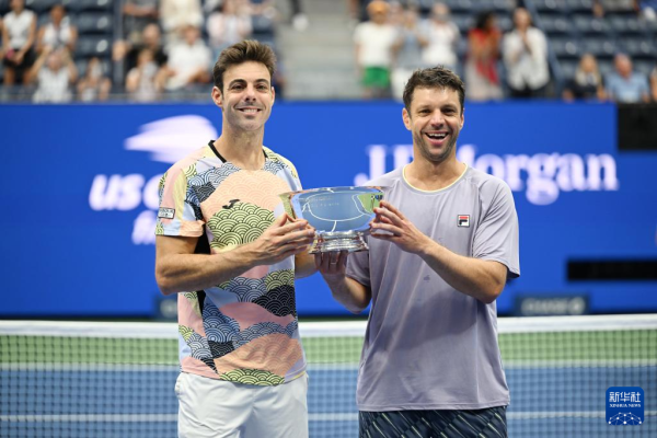 海龟网 美网：格拉诺列尔斯/塞瓦略斯获得男双冠军