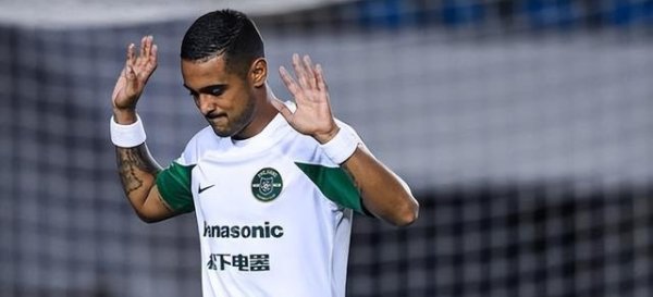 炫多配资 上港二队前锋苏超一球成名！本轮比赛直接中场吊射破门，赢得点赞